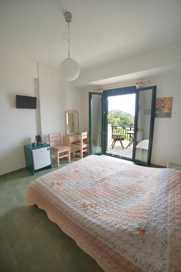 Eri Rooms To Let Raches  Exterior foto