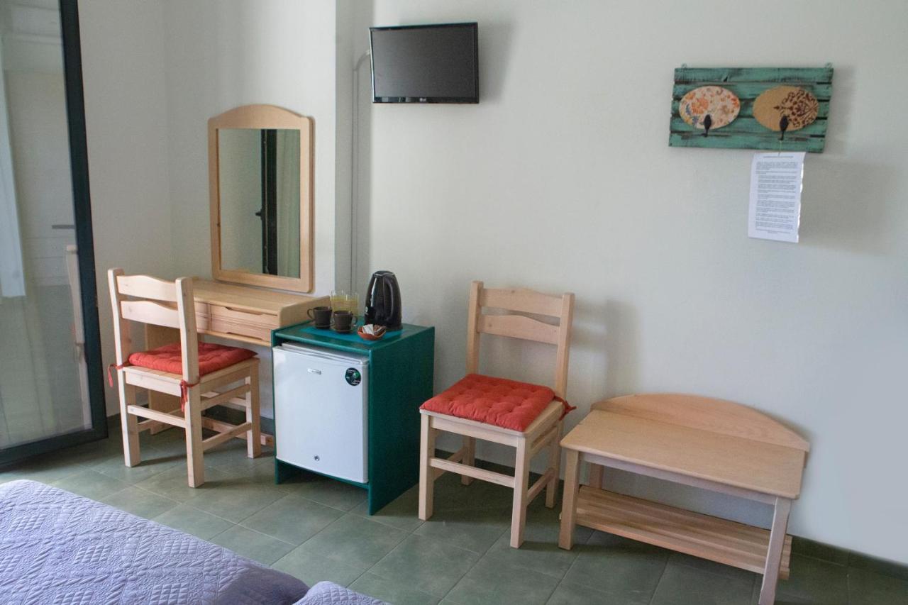 Eri Rooms To Let Raches  Exterior foto