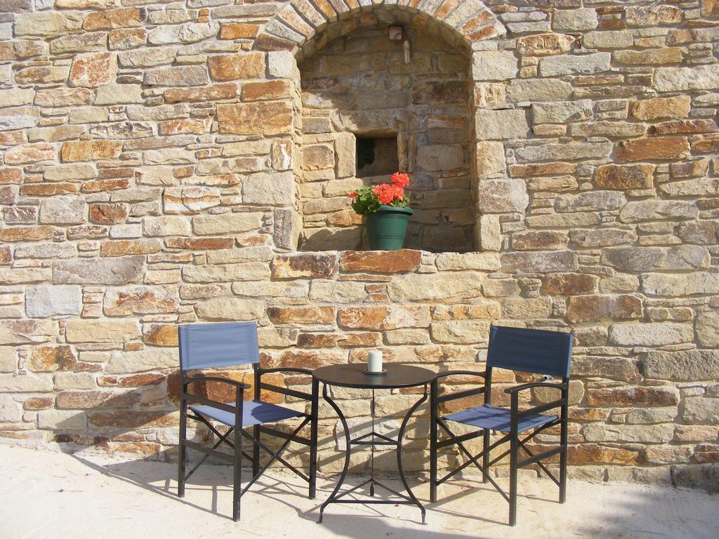 Eri Rooms To Let Raches  Exterior foto